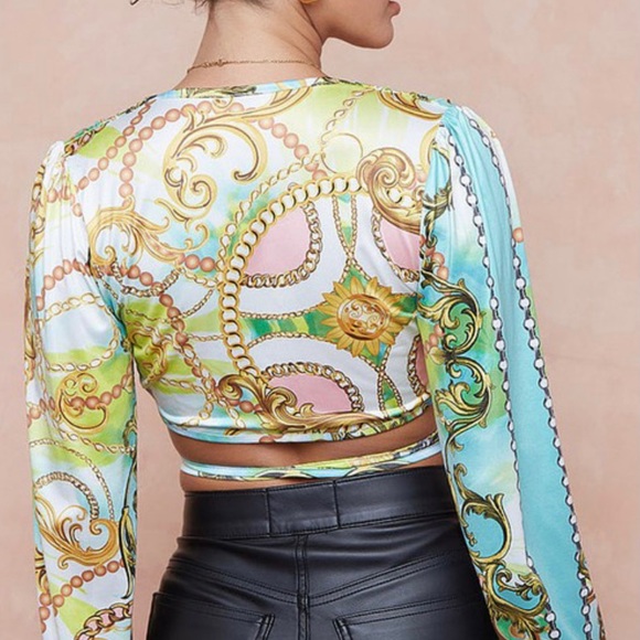 Chain link print crop wrap top - Picture 5 of 9